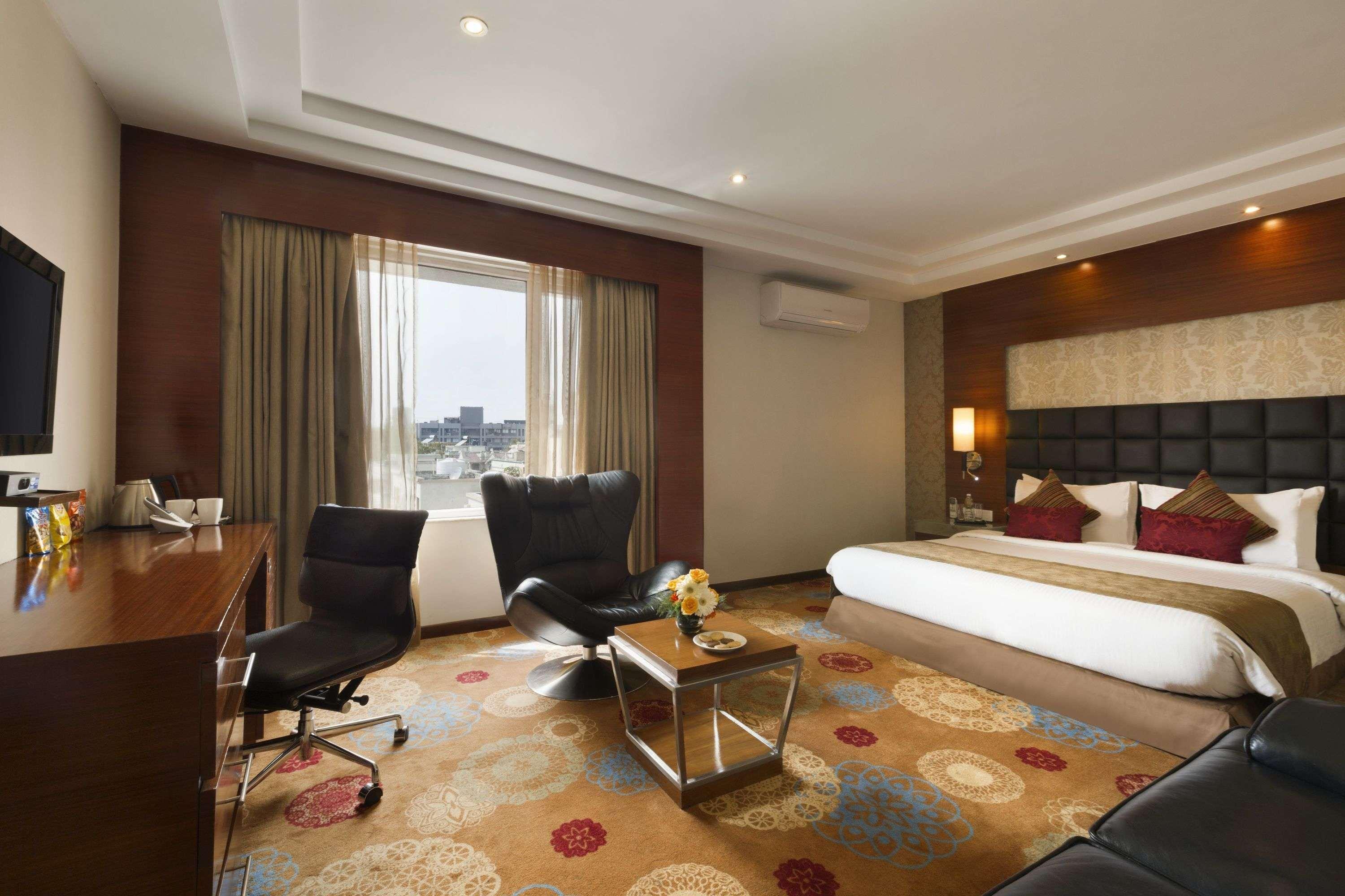 Ramada Ahmedabad Exterior foto
