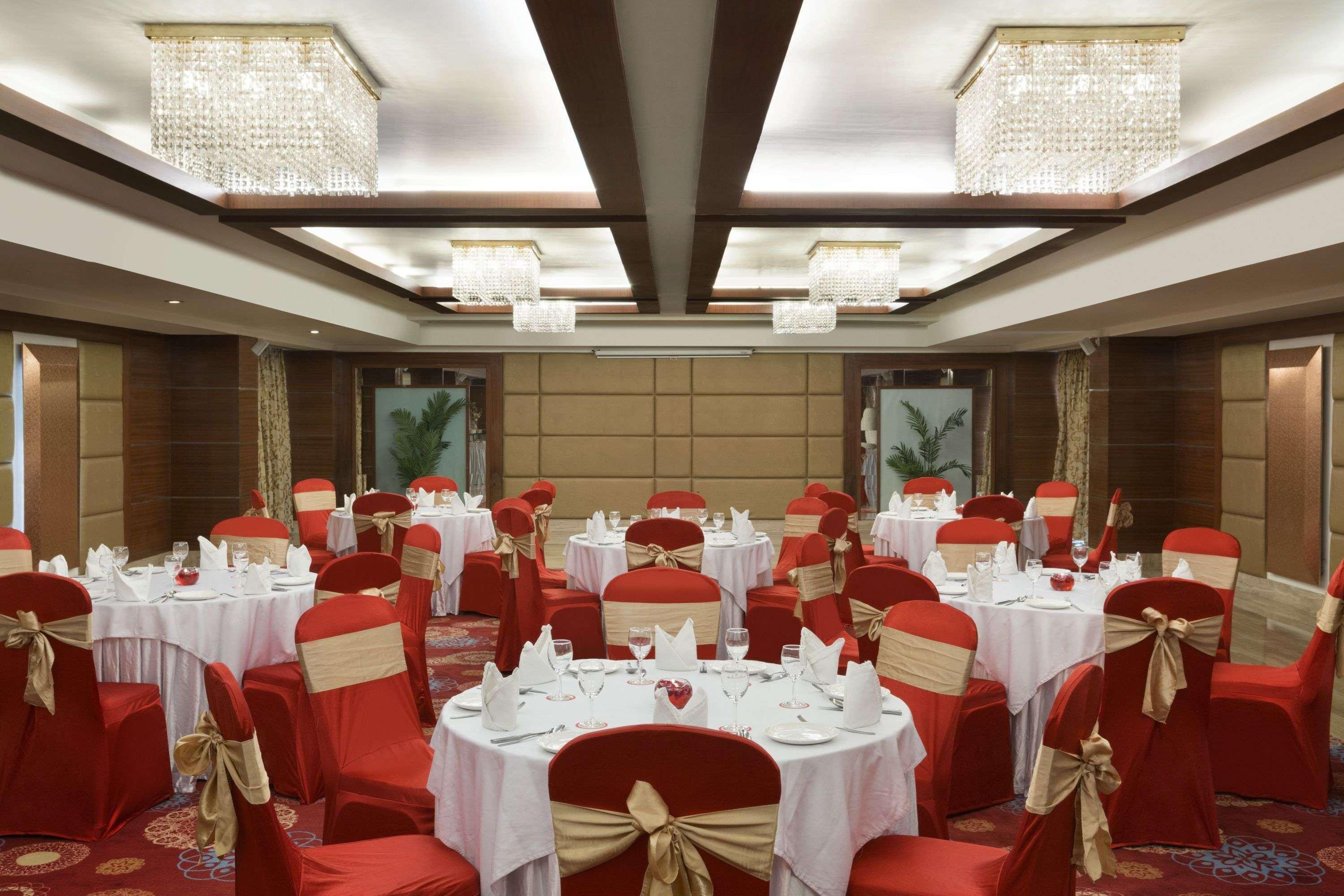 Ramada Ahmedabad Exterior foto