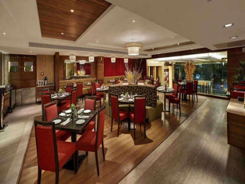 Ramada Ahmedabad Exterior foto