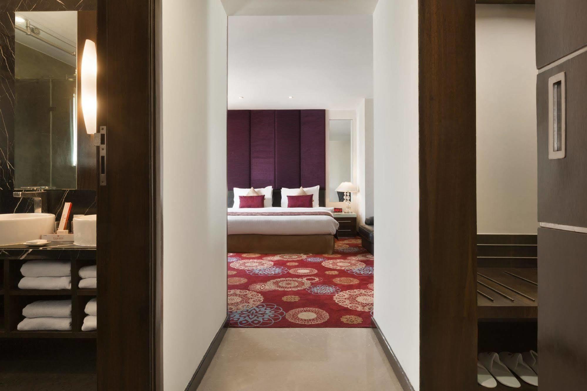 Ramada Ahmedabad Exterior foto