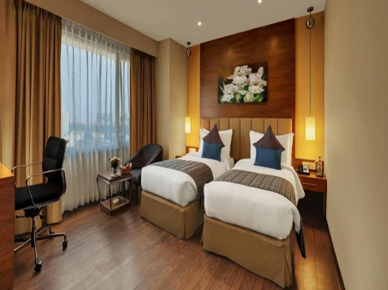 Ramada Ahmedabad Exterior foto