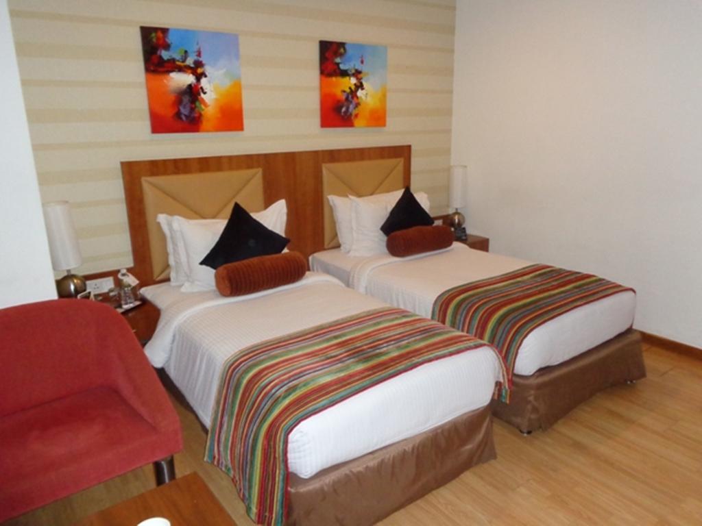 Ramada Ahmedabad Exterior foto