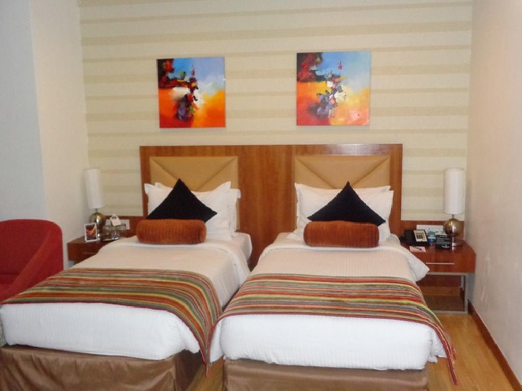 Ramada Ahmedabad Exterior foto