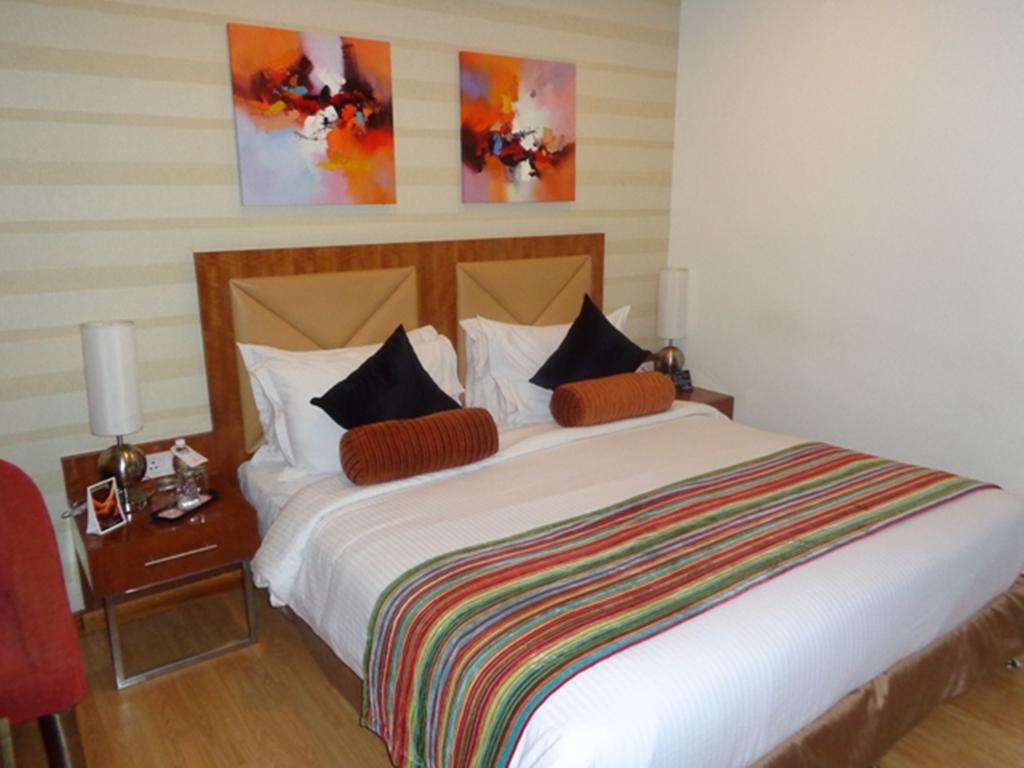 Ramada Ahmedabad Exterior foto