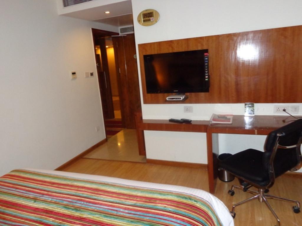 Ramada Ahmedabad Exterior foto